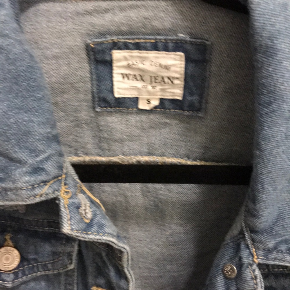 Distressed Jean jacket - Picture 3 of 5